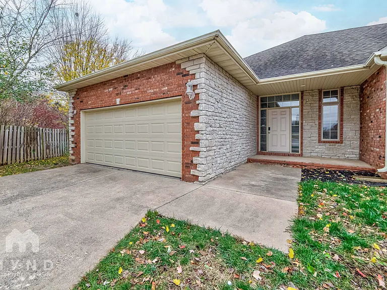 3253 Kickapoo Ave — Photo 1