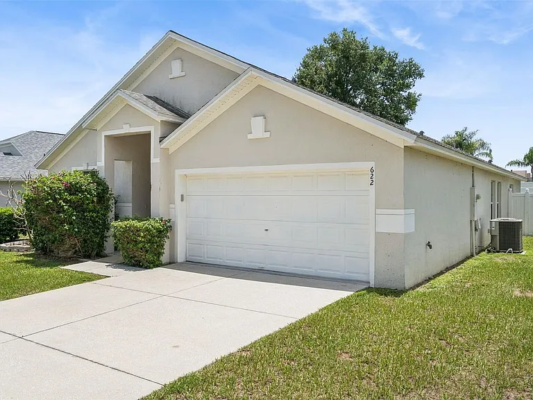622 Delancey Dr — Photo 2