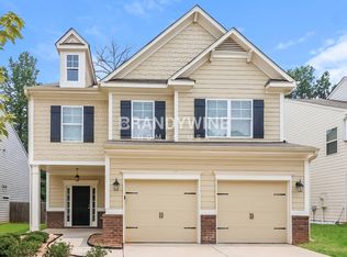 1011 Shadow Glen Dr, Fairburn, GA 30213