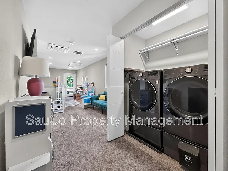 832 SE Cedar St — Photo 13