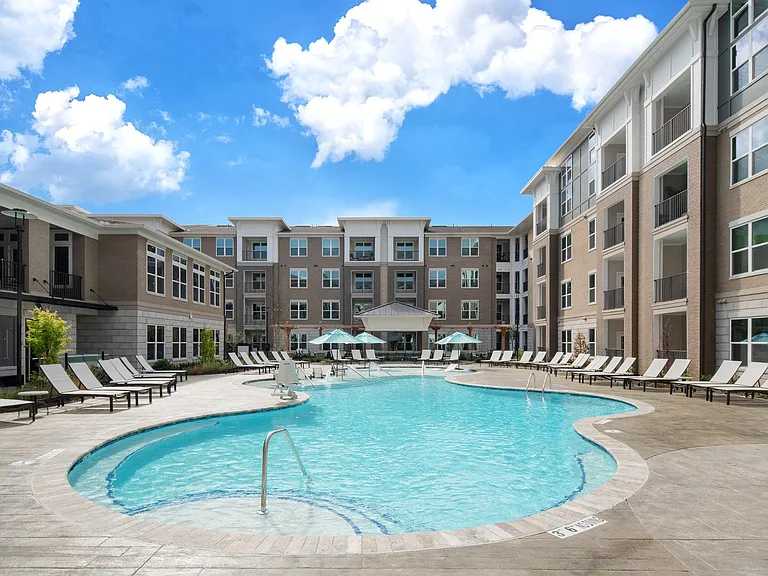 Pointe at Lake Crabtree Apartments — Photo 31