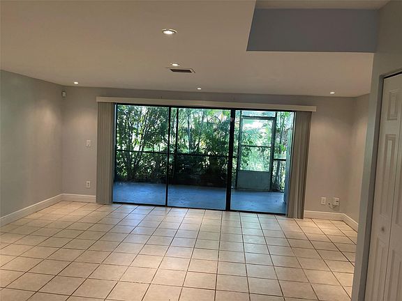 5th image of 8843 SPRINGTREE LAKES Drive