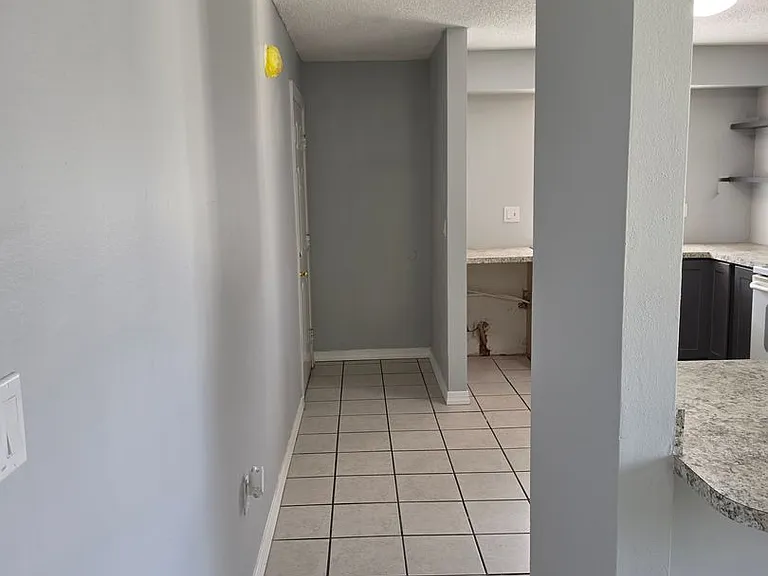 2526 S Oak Ave — Photo 6