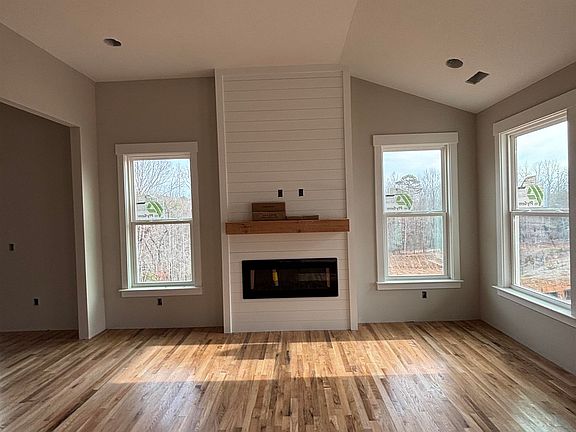 3rd image of 64 Worthmore Ct