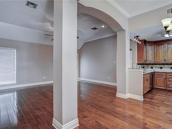 2nd image of 541 Foxwood Ln