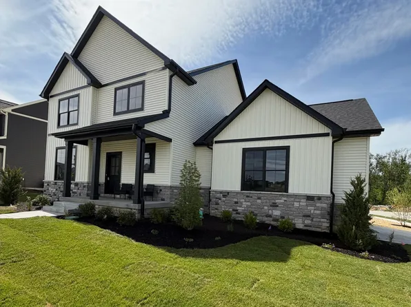 2230 Redwood Ln, Chesterton, IN 46304