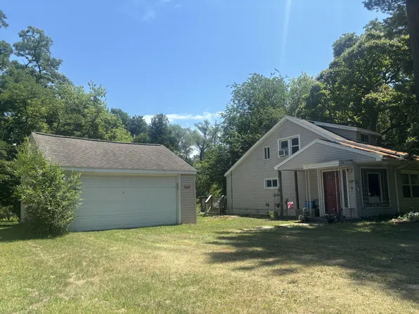 2545 Massena St, Commerce Township, MI 48382