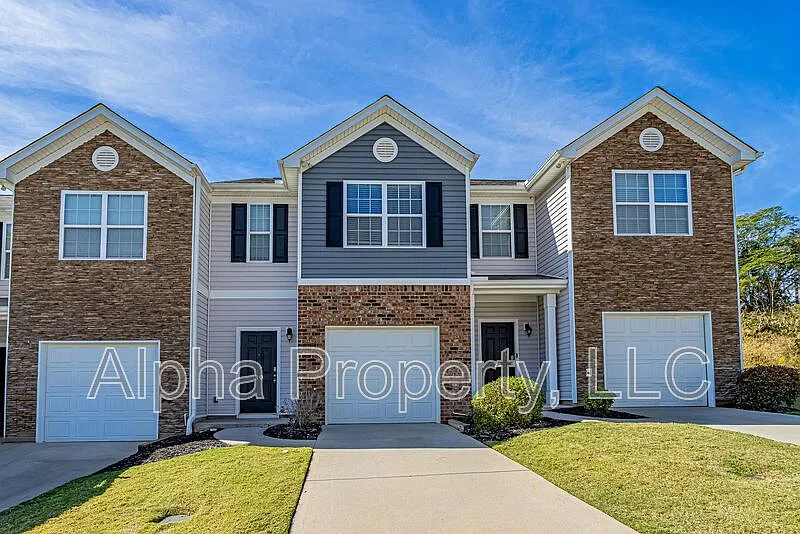 30 Moorlyn Ln