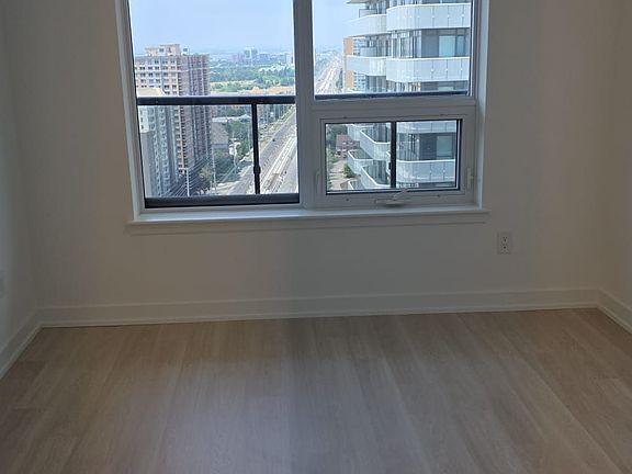 2nd image of 5105 Hurontario St #2109