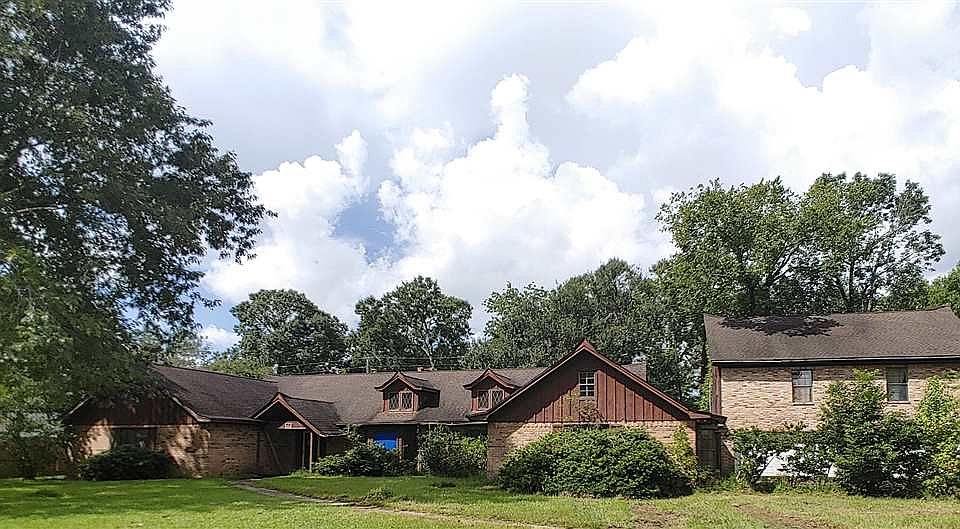 1st image of 3721 Huntwick Dr