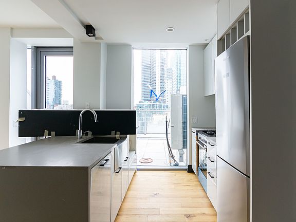 5th image of 42-22 27th St #815G