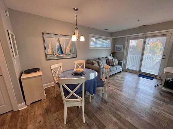 4th image of 100 Hope St Suite 16