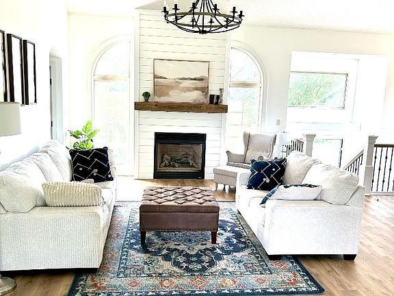 2nd image of 520 Sienna Ct