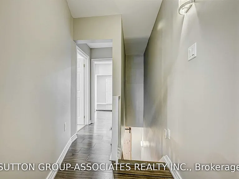 739 Manning Ave — Photo 17