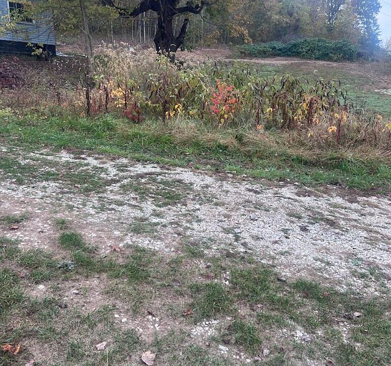 1st image of 740 State Highway 213