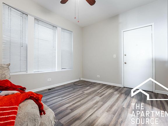 3rd image of 2246 W Armitage Ave Ste 1