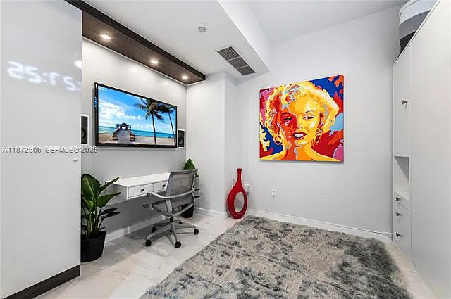 1100 Biscayne Blvd #LPH6105 — Photo 19
