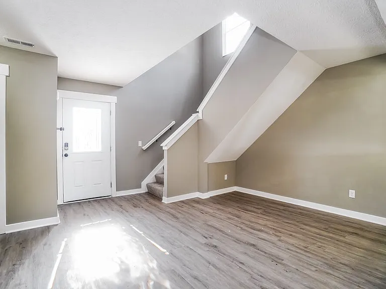 4902 Dickens Dr — Photo 4