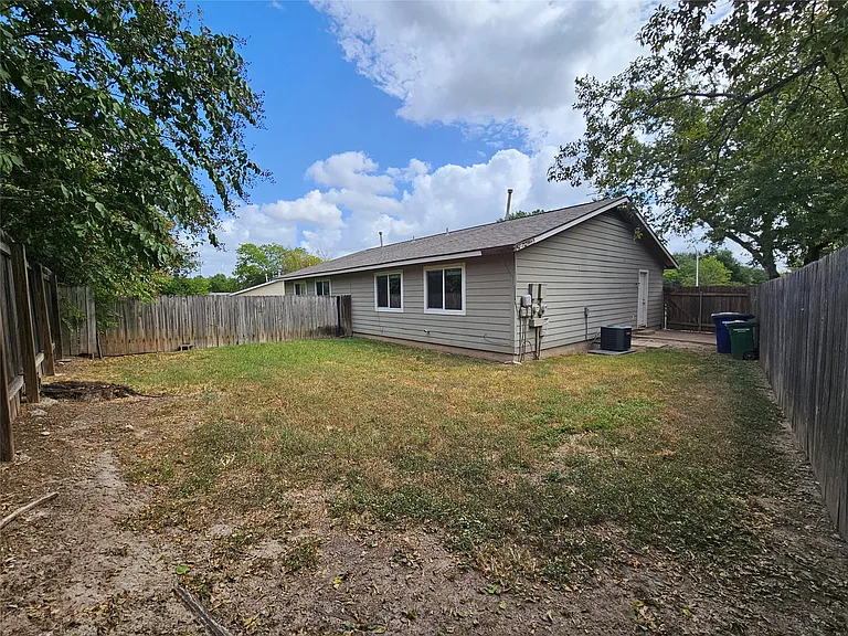 6800 Lunar Dr #B — Photo 24