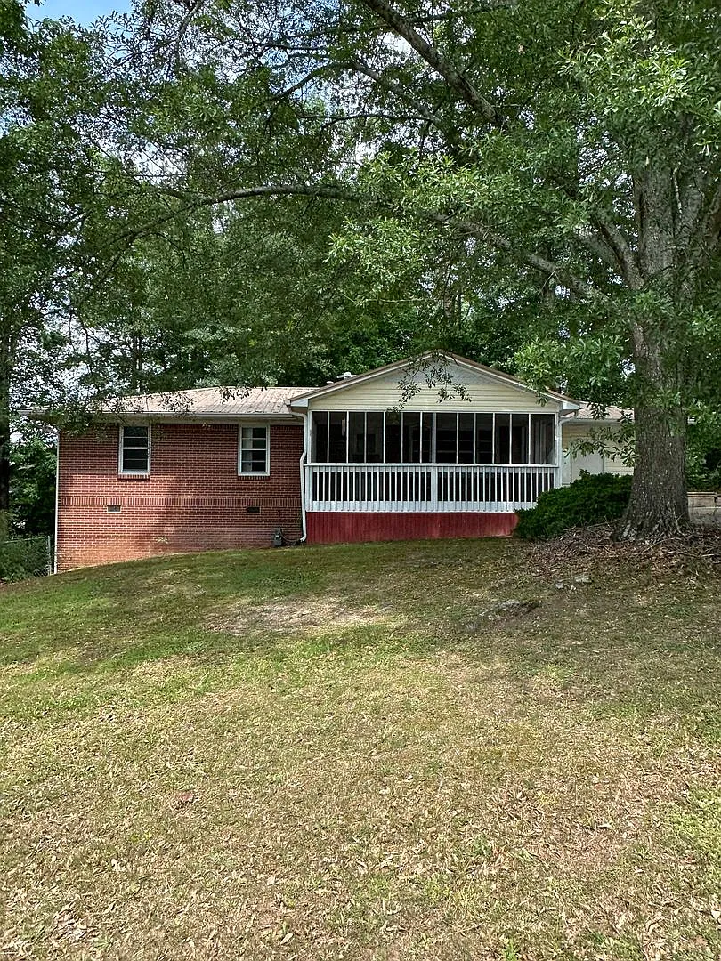 Beautifully Updated & Available for Immediate Move-In! — Photo 1