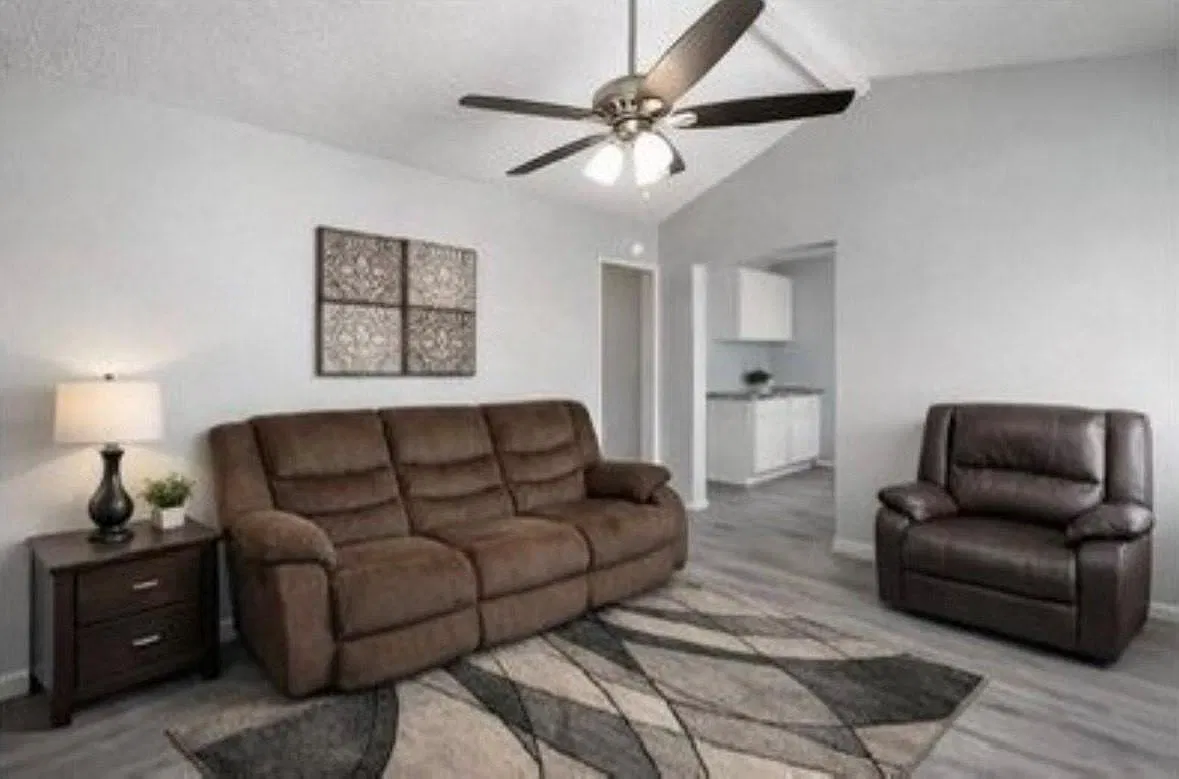 2 bed, 1.0 bath, 750 sqft, $950 — Photo 2