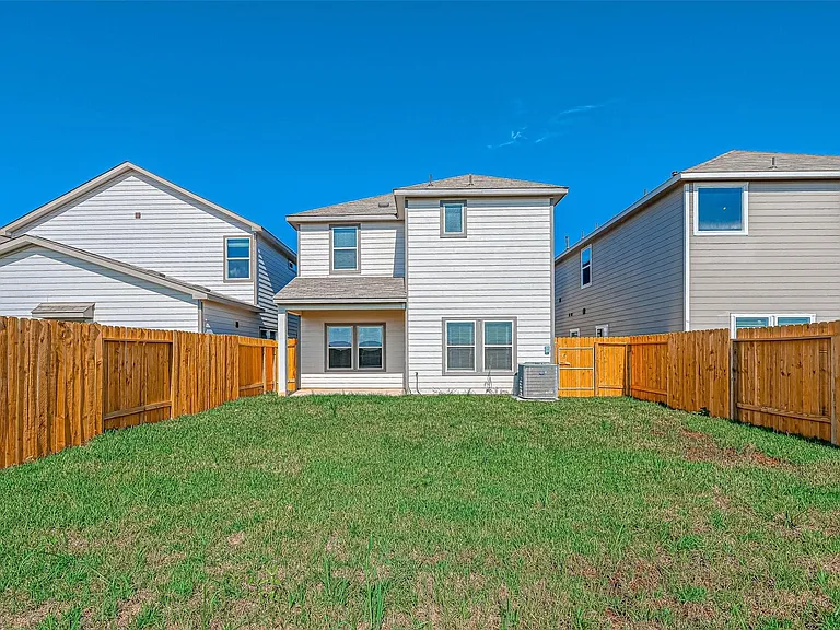 7910 Cypress Country Dr — Photo 36