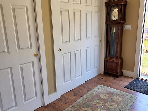 Front hallway entrance