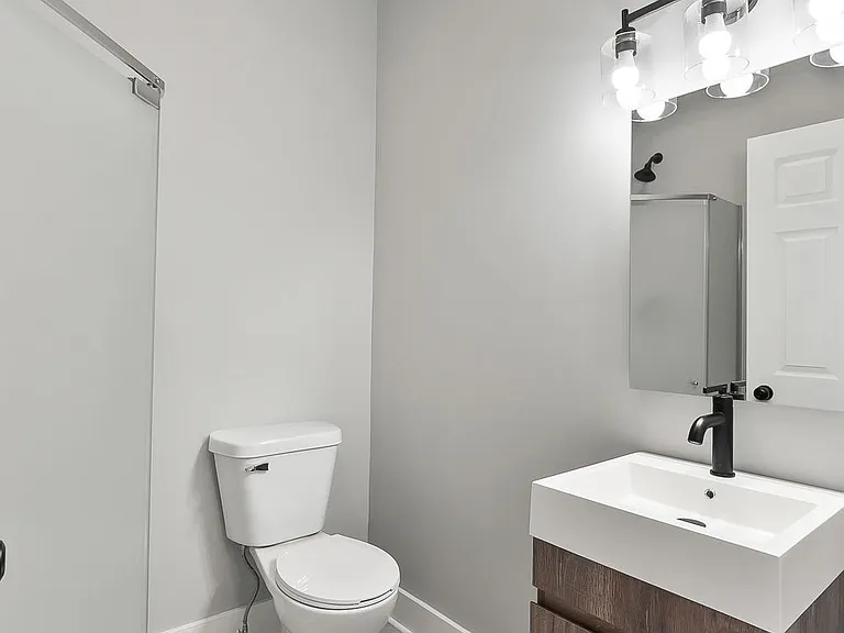706 3rd St #1 — Photo 4