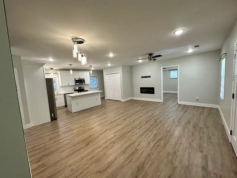 1893 Ridgeland Dr — Photo 1