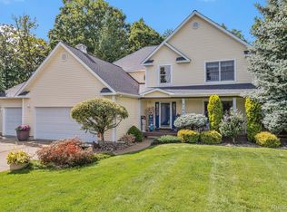 9186 Meadowland Dr, Grand Blanc, MI 48439