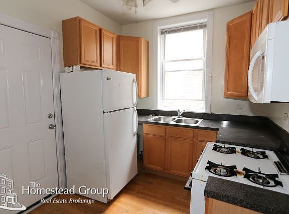 3rd image of 1465 W Lawrence Avenue # Second Flr