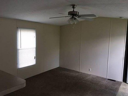5th image of 8568 Sunny Ln SW