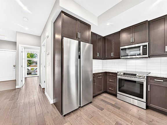 5th image of 1317 N 20th Ave NW