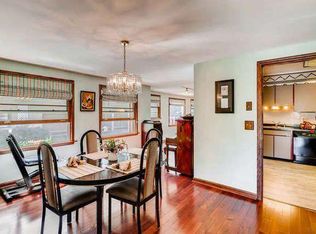 352 N Commonwealth Ave, Elgin, IL 60123