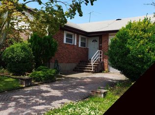 971 Jackson St, Baldwin, NY 11510