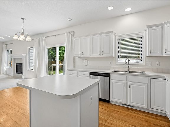 4th image of 7912 Aspen Dr