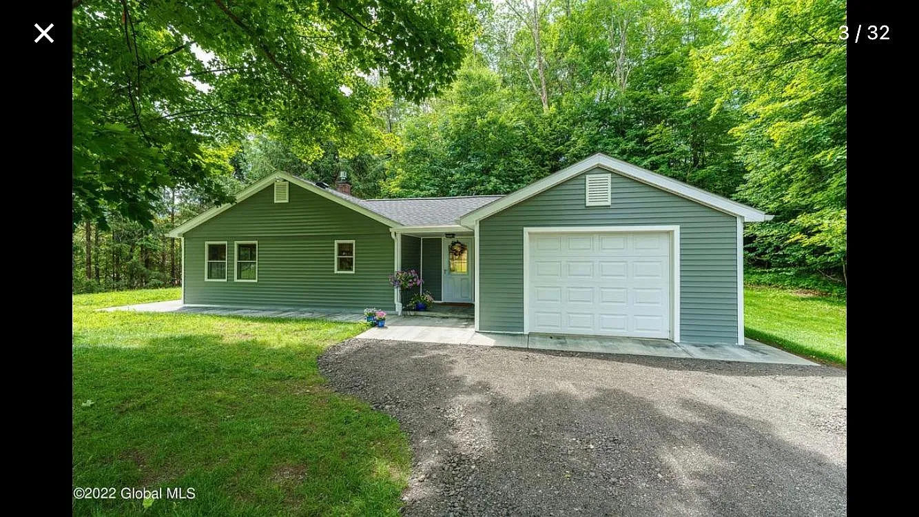 2 bed, 864 sqft, $2,025 — Photo 2
