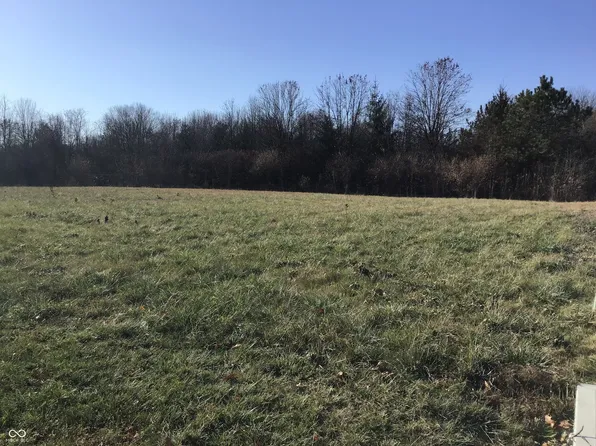 10450 Woodhall Ln, Carmel, IN 46032