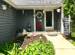 21270 W Lawnsdale Ct, New Berlin, WI 53146