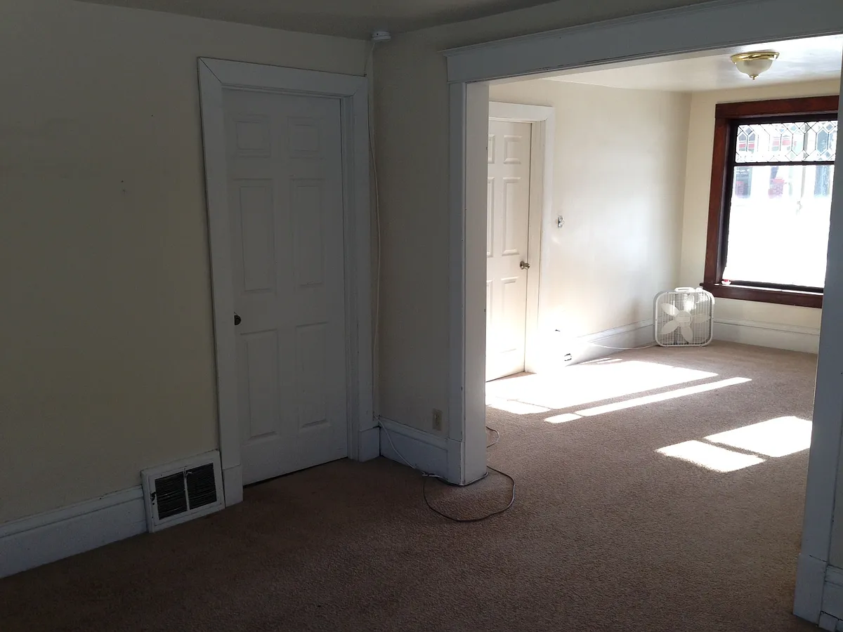 Building Photo - 128 Rock St #1