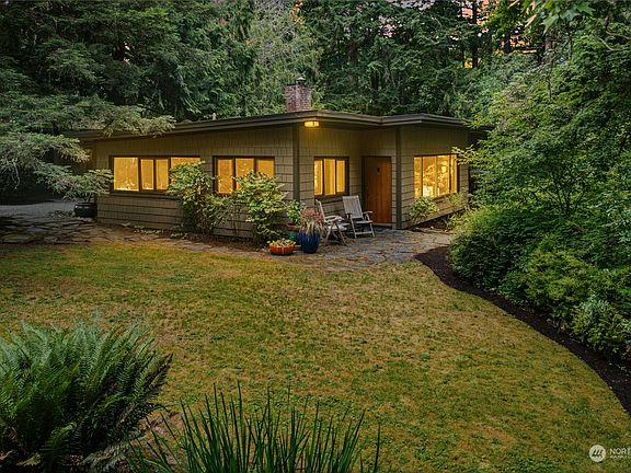 4th image of 5885 NE Eagle Harbor Drive