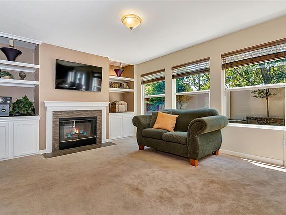 5th image of 4492 Peacock Ct