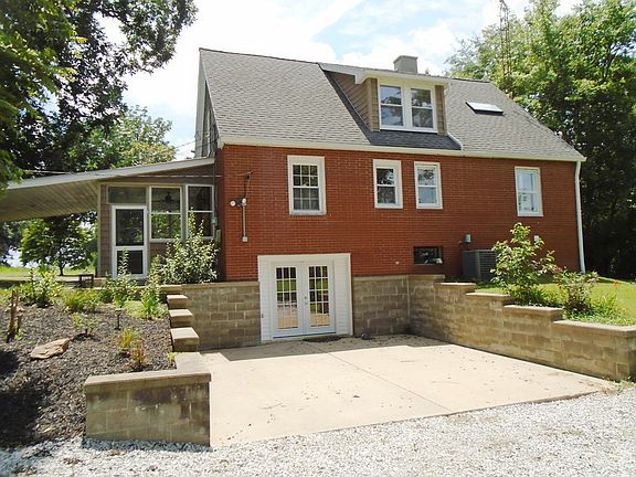 2nd image of 576 Pleasant View Rd