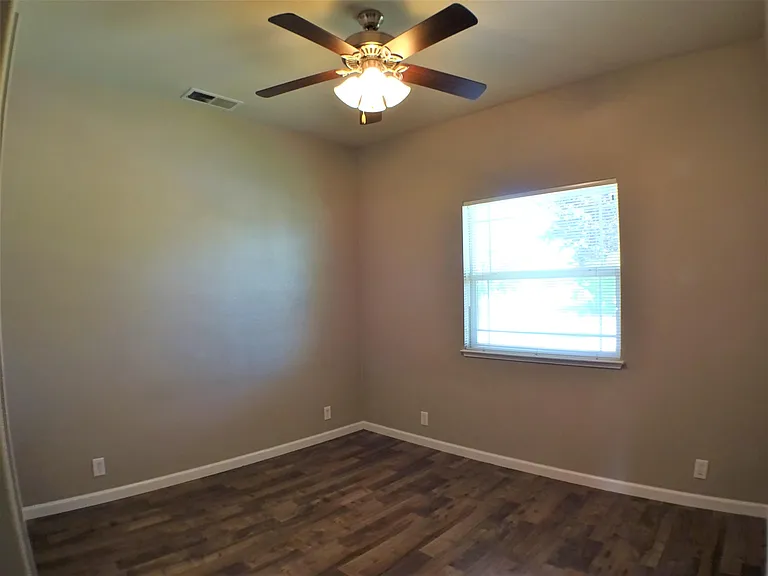 573 Eaton Rd — Photo 12