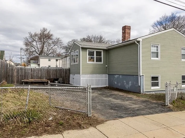 35 Nelson Ave #2 — Photo 2
