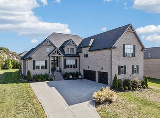 1021 Keeneland Dr, Gallatin, TN 37066