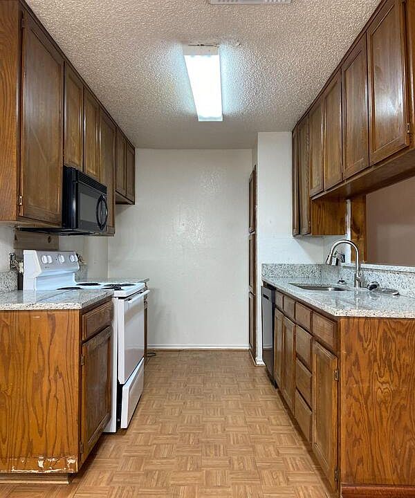1st image of 2318 Kingsford Ct #1