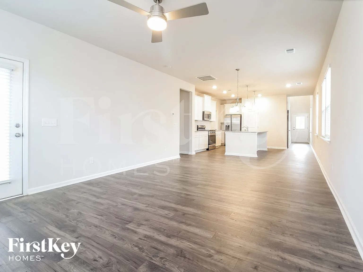 4 bed, 2.5 bath, 2046 sqft, $2,255 — Photo 3