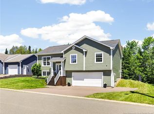 22 Melinda St, Dieppe, NB E1A 0W8