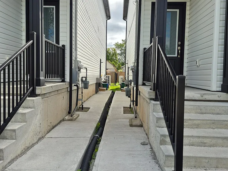 253 Dain Ave #BASEMENT — Photo 2
